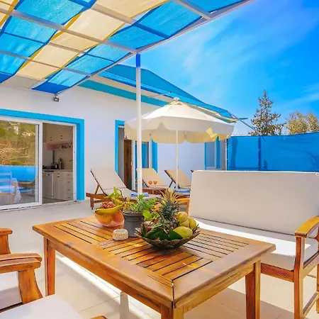 Yesilkoy 2 Bedroom With Pool *