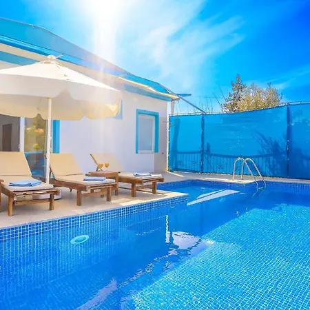Yesilkoy 2 Bedroom With Pool *