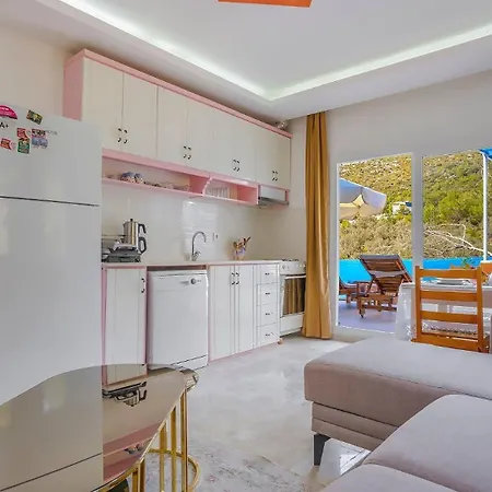Вилла Yesilkoy 2 Bedroom With Pool