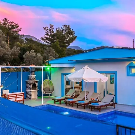 Yesilkoy 2 Bedroom With Pool