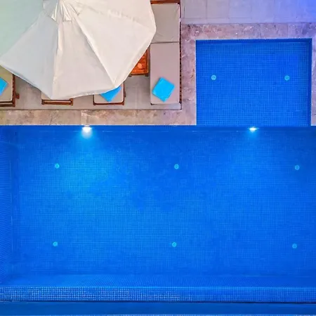 Yesilkoy 2 Bedroom With Pool *