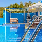 Yesilkoy 2 Bedroom With Pool 칼칸