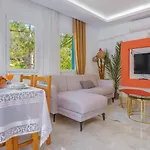 Yesilkoy 2 Bedroom With Pool 칼칸