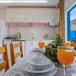 Yesilkoy 2 Bedroom With Pool 빌라