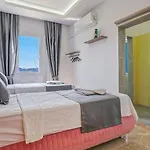 Yesilkoy 2 Bedroom With Pool 칼칸