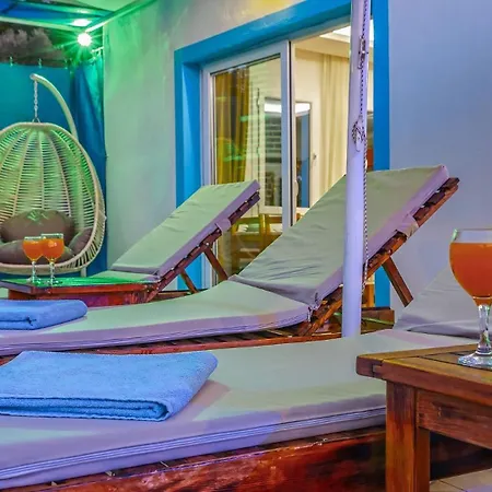 Yesilkoy 2 Bedroom With Pool *