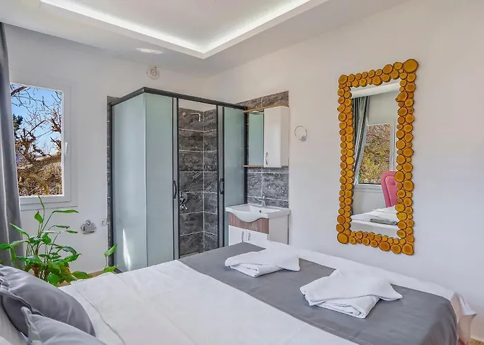 Yesilkoy 2 Bedroom With Pool Villa *