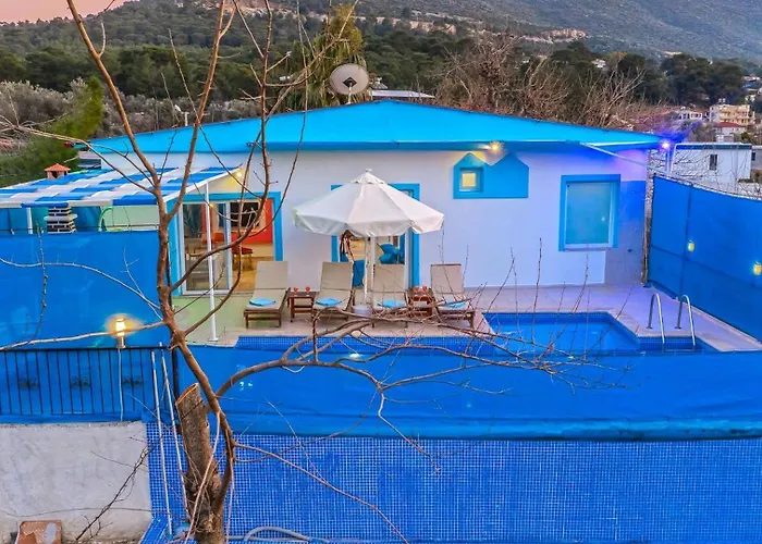 Yesilkoy 2 Bedroom With Pool Villa
